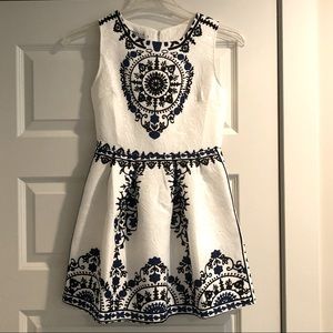 Justyle skater style fitted dress. Small NWT